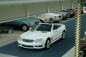 Image 7/50 of Mercedes-Benz SL 55 AMG (2003)