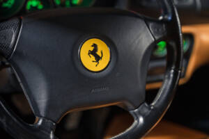 Afbeelding 32/46 van Ferrari F 355 Berlinetta (1997)