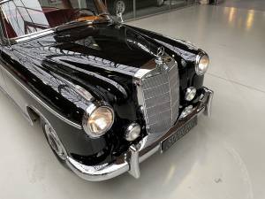 Image 4/38 of Mercedes-Benz 220 S (1959)