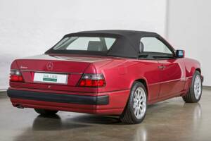 Bild 5/31 von Mercedes-Benz E 320 (1993)