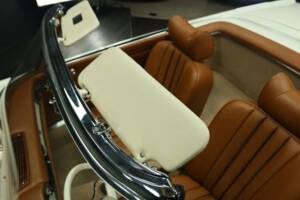 Image 41/50 of Mercedes-Benz 230 SL (1965)