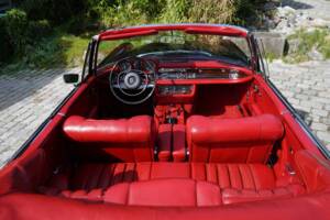 Imagen 33/53 de Mercedes-Benz 280 SE 3,5 (1970)