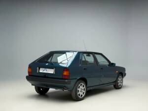 Image 8/30 of Lancia Delta 1.5 LX (1991)