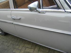 Image 6/8 of Mercedes-Benz 230 (1972)