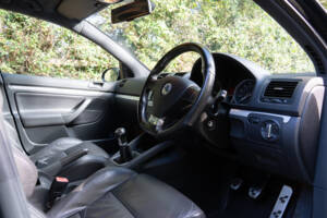 Imagen 7/18 de Volkswagen Golf V 3.2 R32 (2006)