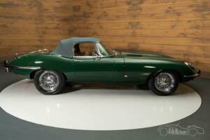 Image 9/19 of Jaguar E-Type (1970)