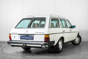 Bild 43/50 von Mercedes-Benz 300 D (1983)