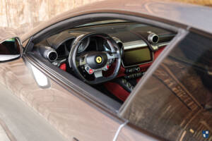 Image 38/61 de Ferrari GTC4Lusso (2017)