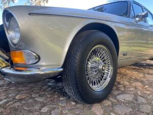 Image 35/60 of Jaguar XJ 6 4.2 (1972)