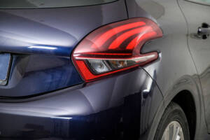 Bild 30/50 von Peugeot 208 1.2 PureTech 82 (2019)