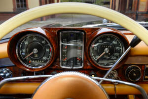 Image 27/78 of Mercedes-Benz 600 (1965)