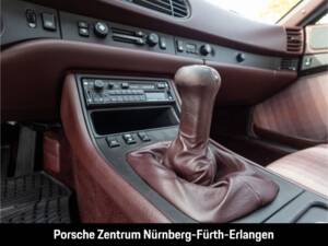 Immagine 35/39 di Porsche 944 Turbo (1988)