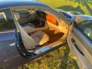 Bild 22/27 von Jaguar XKR (2001)