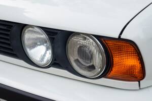 Image 30/55 of BMW 525ix (1993)