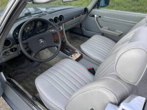 Image 2/8 of Mercedes-Benz 380 SL (1982)