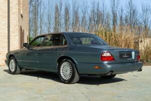 Bild 7/50 von Jaguar XJ 8 Executive (1997)