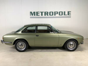 Bild 2/22 von Alfa Romeo Giulia GT 1300 Junior (1971)
