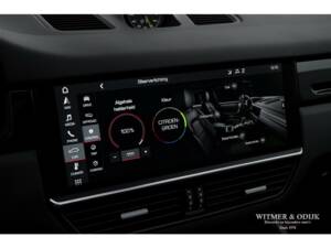 Image 26/37 of Porsche Cayenne E-Hybrid (2018)