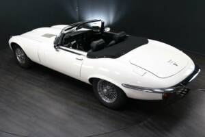 Image 38/49 de Jaguar Type E V12 (1974)