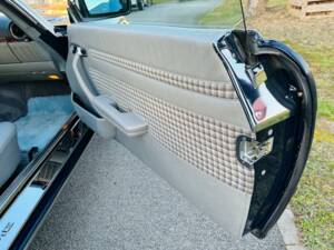 Image 22/23 of Mercedes-Benz 500 SL (1986)