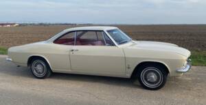 Image 4/13 of Chevrolet Corvair Monza (1965)