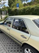 Bild 4/19 von Mercedes-Benz 200 D (1984)