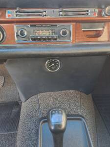 Image 15/73 of Mercedes-Benz 280 SE (1971)