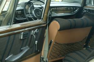 Image 22/50 of Mercedes-Benz 300 SE (1964)