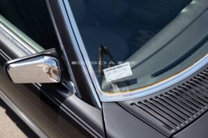 Image 17/29 of Mercedes-Benz 560 SL (1987)
