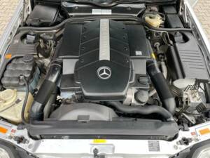 Image 19/20 of Mercedes-Benz SL 500 &quot;Final Edition&quot; (2001)