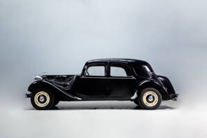 Immagine 34/35 di Citroën Traction Avant 11 légère (1955)