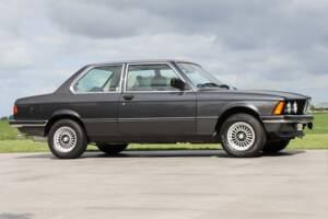Image 9/50 of BMW 323i (1980)