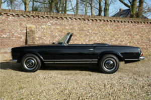 Image 15/50 of Mercedes-Benz 230 SL (1966)
