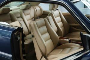Image 24/39 of Mercedes-Benz 560 SEC (1990)