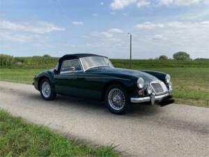 Obraz 1/8 pojazdu MG MGA 1600 (1959)
