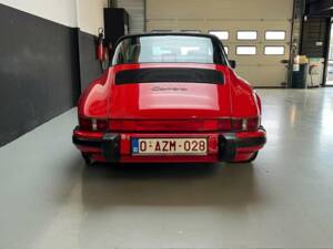 Image 46/50 of Porsche 911 Carrera 3.2 (1987)
