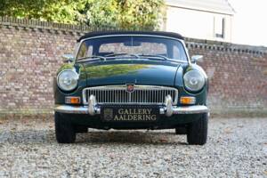 Image 7/50 of MG MGB (1974)