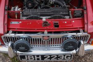 Image 24/25 of MG MGB V8 (1969)