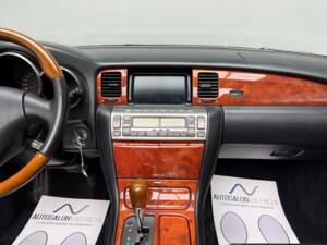 Immagine 17/23 di Lexus SC 430 (2004)