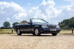 Bild 22/46 von Mercedes-Benz E 320 (1994)