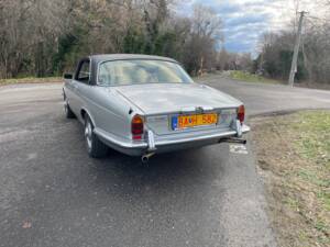 Image 11/20 de Jaguar XJ 6 C 4.2 (1975)
