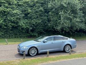Image 14/50 of Jaguar XJ 5.0 (2011)