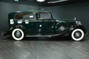 Image 6/30 of Rolls-Royce Phantom III (1938)