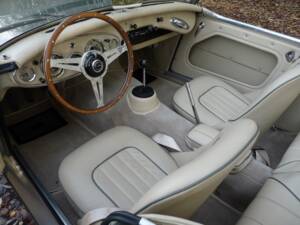 Image 13/32 of Austin-Healey 3000 Mk II (BT7) (1962)