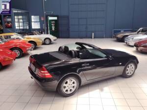 Bild 10/46 von Mercedes-Benz SLK 200 (2000)