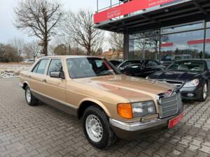 Bild 18/36 von Mercedes-Benz 380 SE (1981)