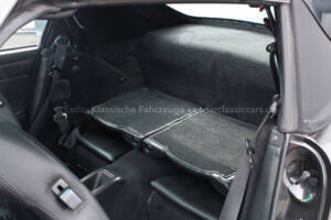 Image 22/29 of Porsche 911 Carrera 4 (1996)