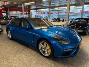 Bild 27/27 von Porsche Panamera Turbo Sport Turismo (2019)