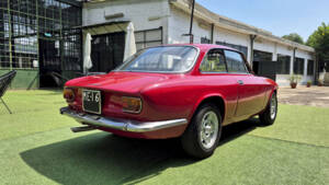 Bild 11/50 von Alfa Romeo Giulia 1300 GT Junior (1971)