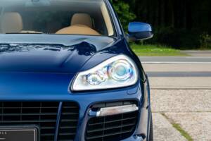 Image 7/25 of Porsche Cayenne Turbo (2008)